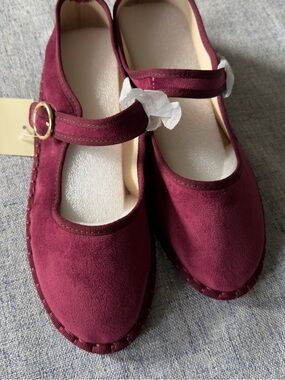 🩰 Burgundy Velvet Mary Jane Flats | Size 40 | New With Tags
